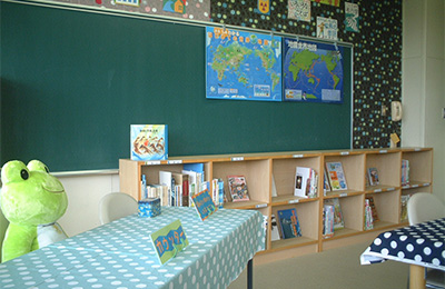 下長山小学校で赤木かん子氏を招き図書館改造