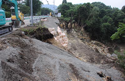 17_8/16撮影 御所地区 南畑小学校前.jpg 17_8/16撮影 御所地区 南畑小学校前.jpg