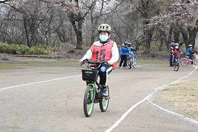 校庭自転車学習