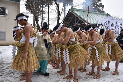 三社座神社前お祓い
