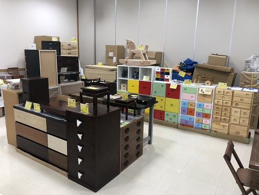 最終値下げ　7月末までの出品　食器棚　capic　刑務作業製品 値下げ 7月末までの出品 食器棚 capic 刑務作業製品
