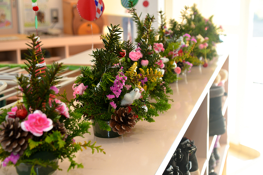 【商談中】クリスマスインテリアピック⭐雫⭐室内用⭐フラワーアレンジメントに❣️ 楽天市場】クリスマス アレンジメント バラ 造花 インテリア フラワー