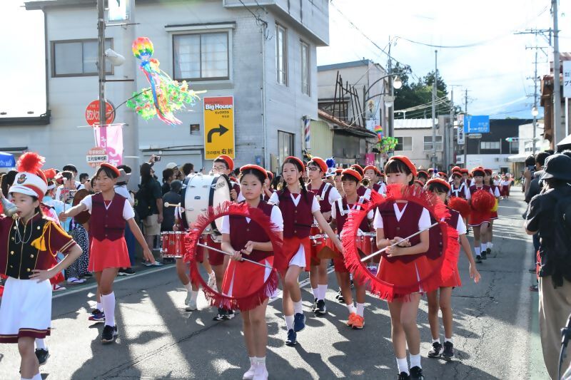 雫石小学校(鼓笛隊) 雫石小学校(鼓笛隊)