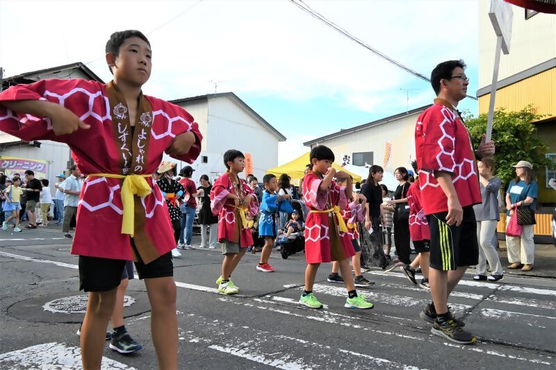 西山小学校伝統芸能クラブ 西山小学校伝統芸能クラブ