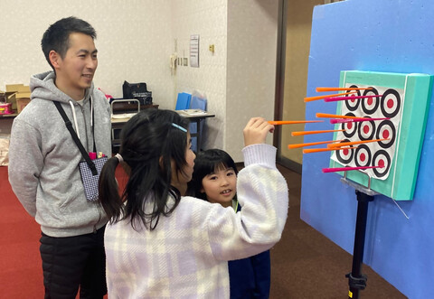 吹き矢4　矢取り